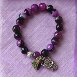 Purple Stretch Beaded Bracelet w/ Angel & “I Believe In Angels” Charms. Like New
